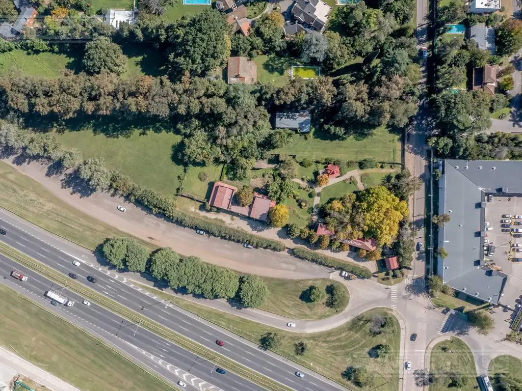 Icónica bajada de Pilar, La Plantación. Terreno UR2C con frente de 328m sobre Panamericana Km 47.5.