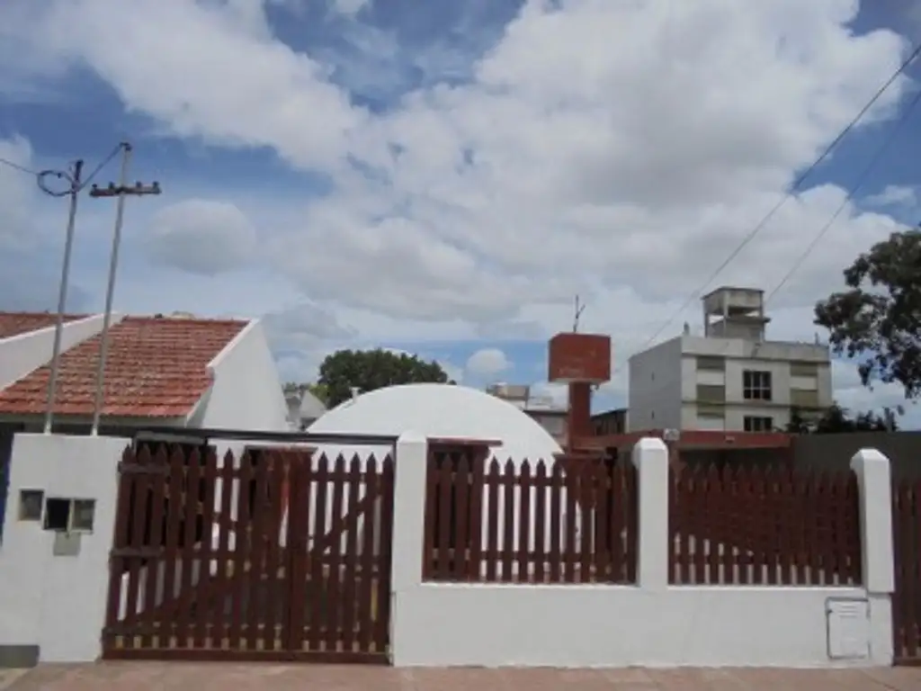 Venta de Block 3 Casas sobre calle 49 en San Clemente del Tu