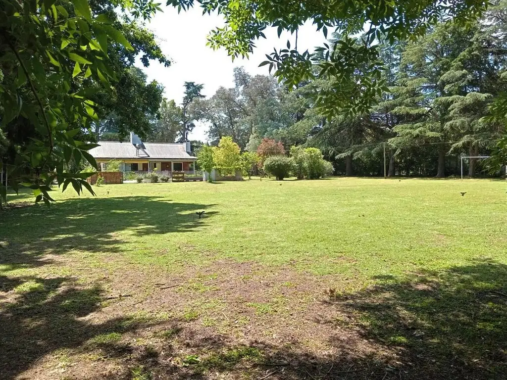 Casa quinta en venta, en Abasto, con piscina