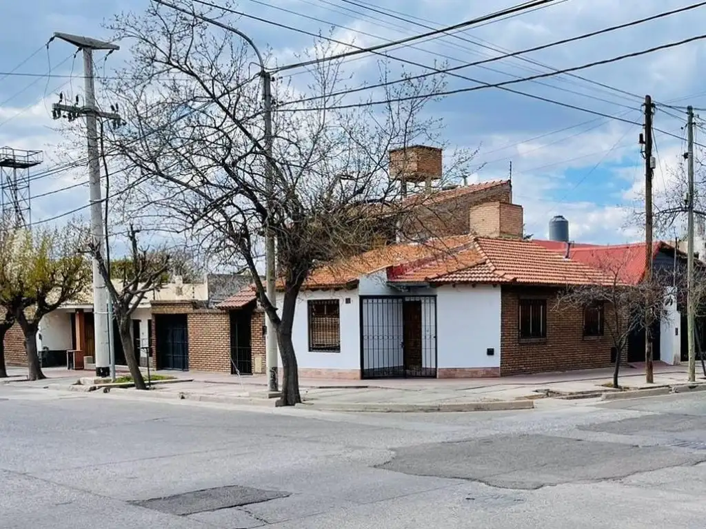 Casa - Venta - Argentina, Dorrego - Guayaquil 400