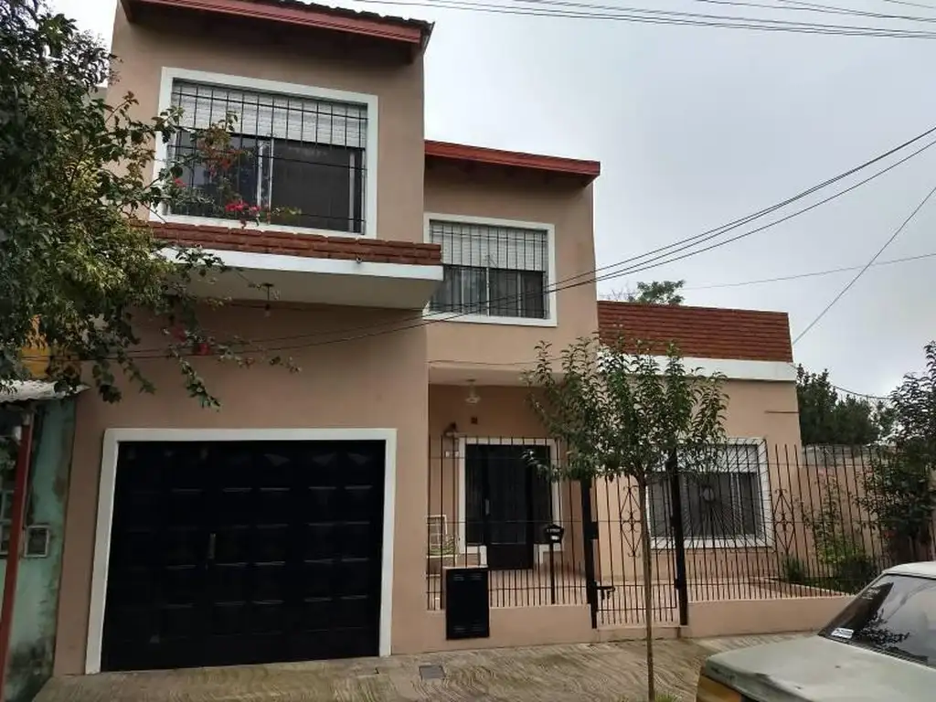 Excelente propiedad   en venta en Laferrere