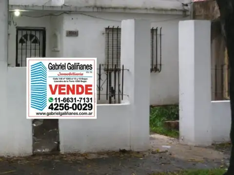 VENDE CASA 3 AMBIENTES + DEPTO 2 AMB - Berazategui -