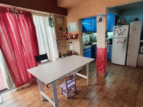 PH tres ambientes con dos patios, lavadero y parrilla-en venta