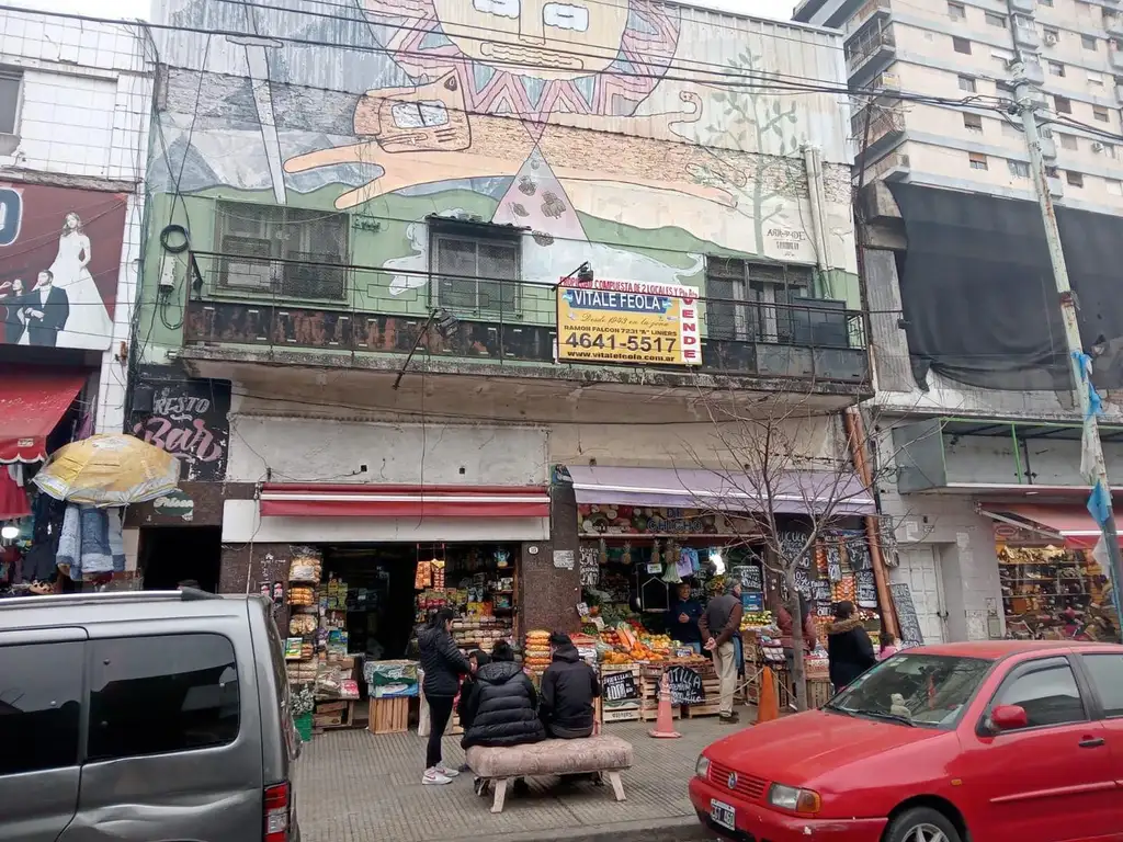 PROPIEDAD 2 LOCALES Y PLANTA  ALTA EN LINIERS CENTRO