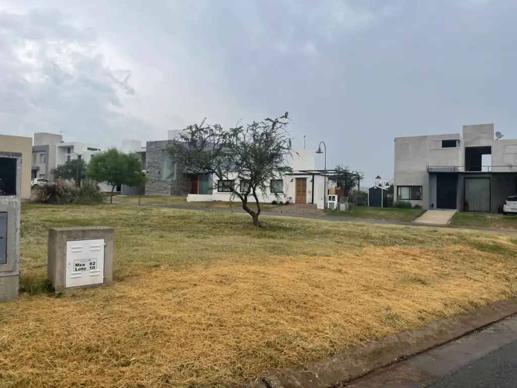 VENDE LOTE EN BARRIO LAS CAÑITAS