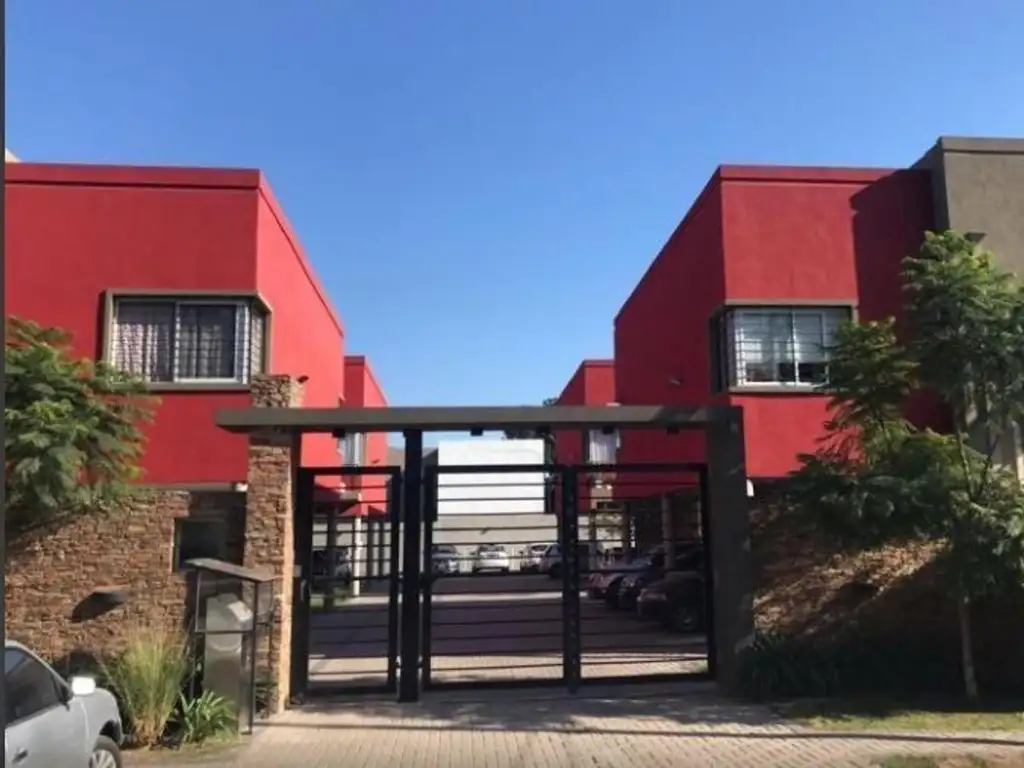 Venta de Departamento 3 ambientes con jardín