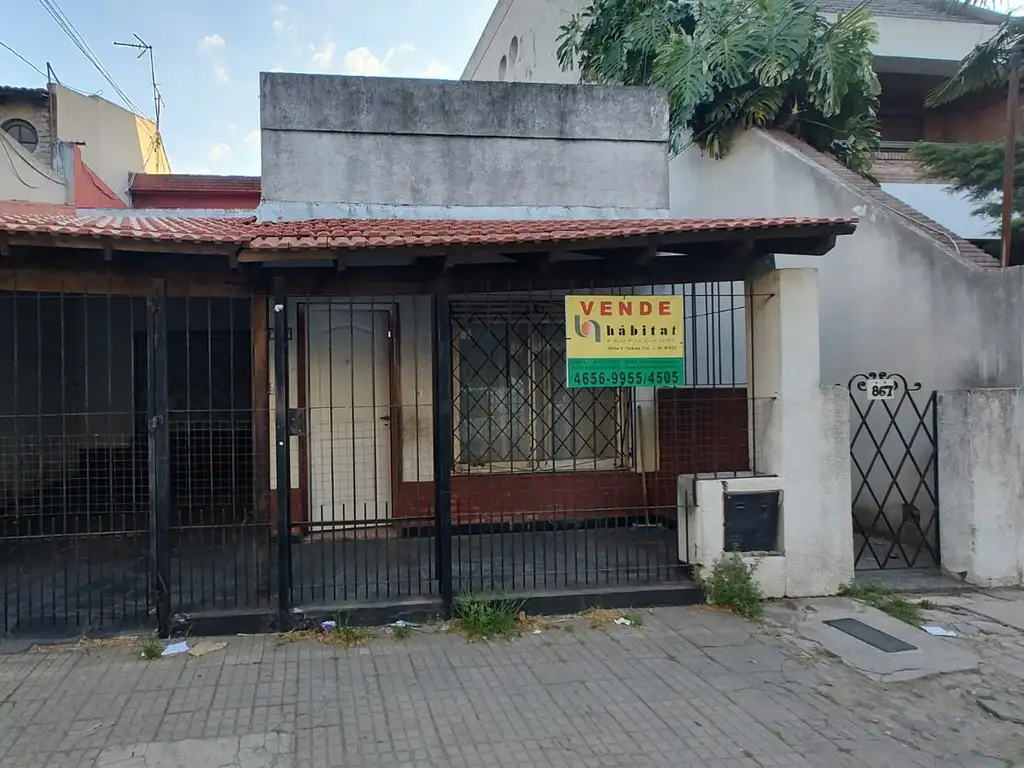 PH TIPO CASA  AL FRENTE, 3 AMBIENTES ENTRADA INDEPENDIENTE COCHERA, SOLO 2 DTOS EN EL LOTE,