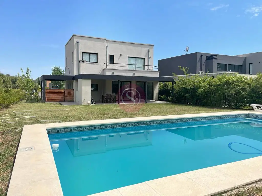 Casa en Alquiler Temporario en Barrio Santa Guadalupe, Pilar Del Este