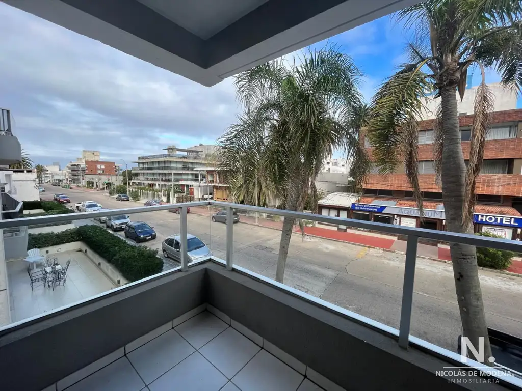 Apartamento en Venta de 2 dormitorios a cuadras del Puerto , Punta del este