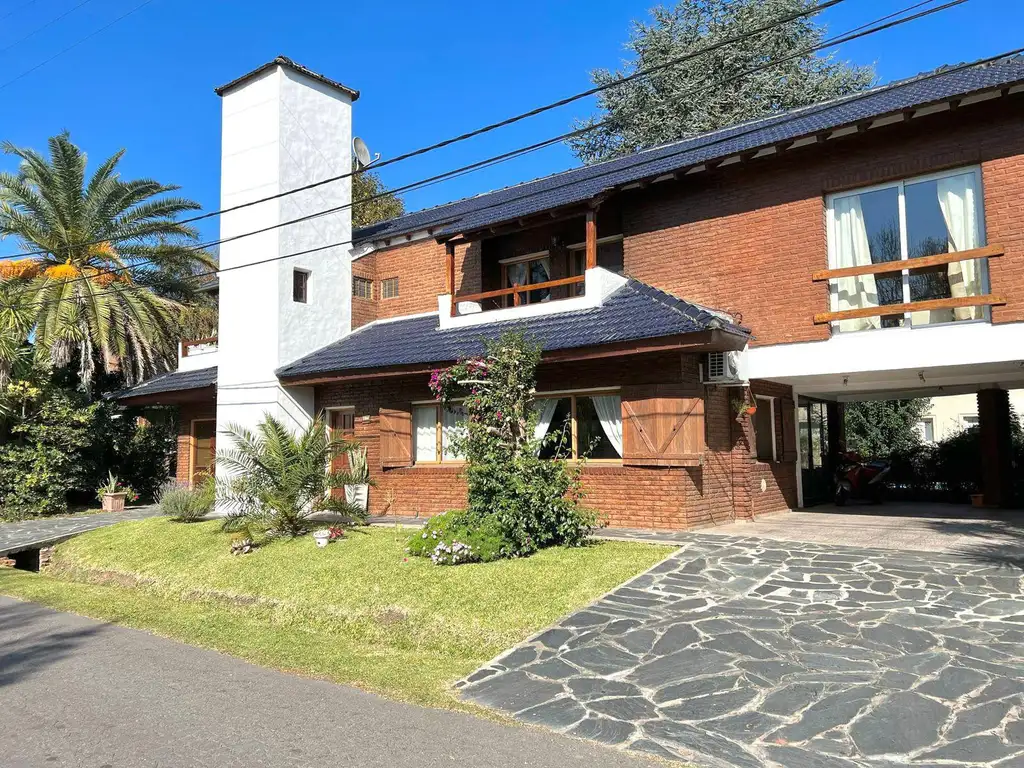 Se Vende Casa En Country Club Banco Provincia - Francisco Álvarez, Moreno.