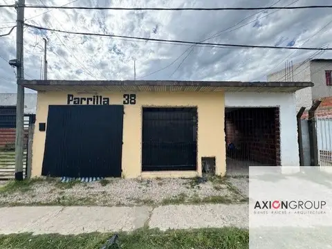 Casa en venta de 2 dormitorios c/ cochera en Los Hornos