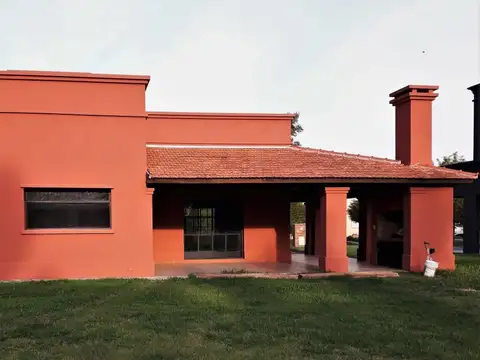 Casa en Venta - 3 dormitorios - USD 194.900