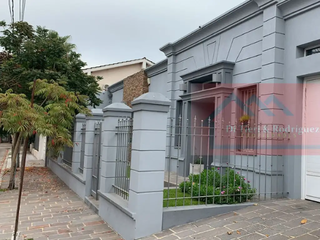 Excelente casa en Ciudad Jardín Lomas del Palomar