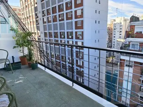 Departamento 5 ambientes con dependencia en venta, piso completo con balcón aterrazado en Recoleta