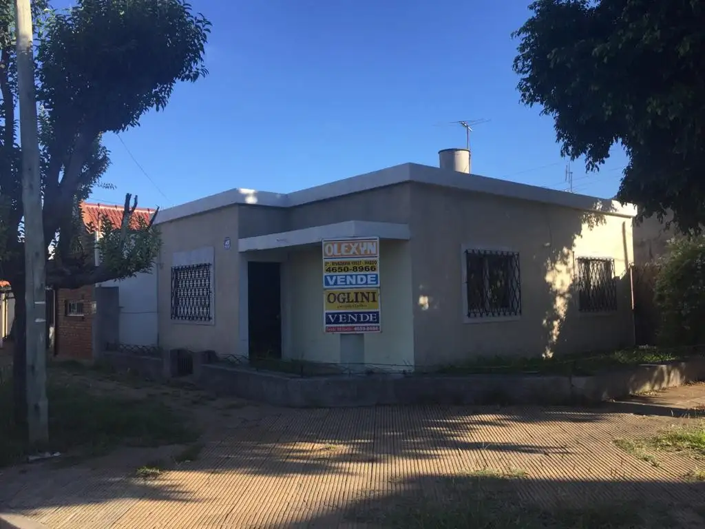 LOTE DE ESQUINA DE  10,44 X 16,44  A 1 CUADRA DE METROBUS IDEAL P/ CONSTRUIR