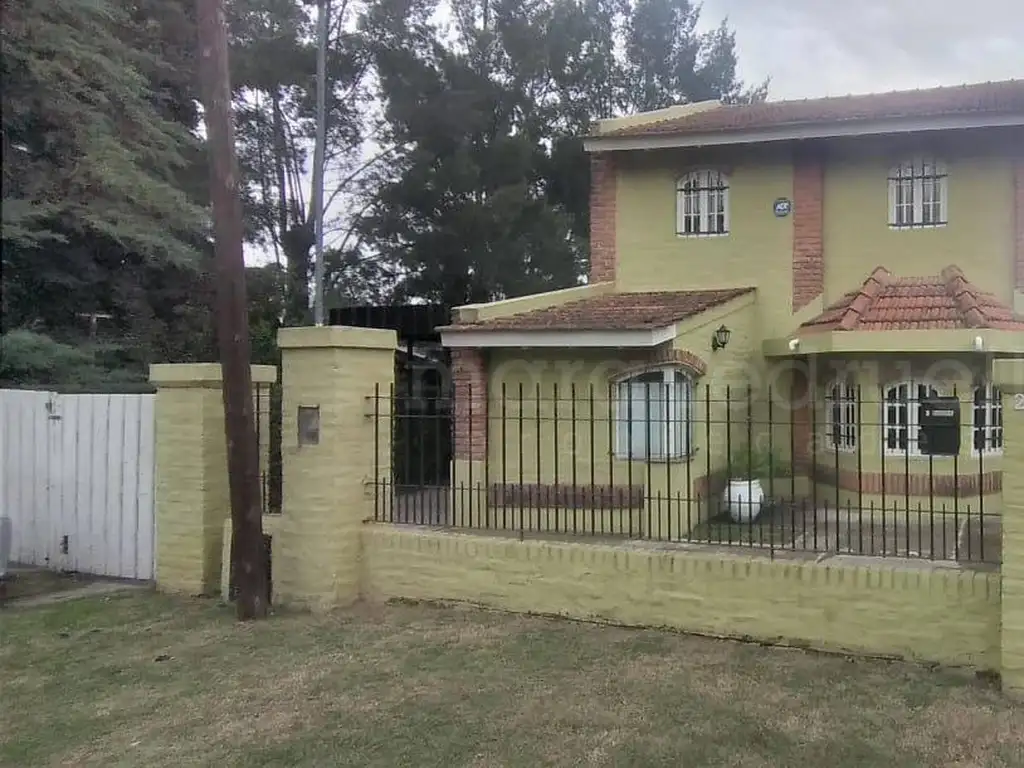 CASA 3 DORMITORIOS Y DEPARTAMENTO CON PARQUE EN CHASCOMUS