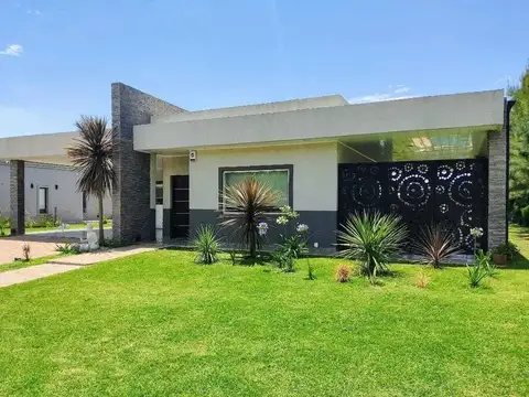 Casa Chalet  en Venta en Fincas del Alba, Canning, Ezeiza