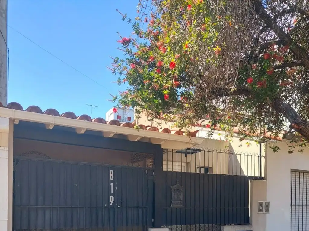 Hermoso PH Refaccionado en Una Planta, a Dos Cuadras de La Plaza de Martínez