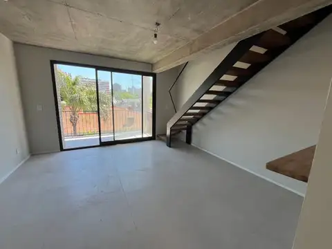 VENTA SEMI PISO CON GRAN TERRAZA PROPIA PARRILLA