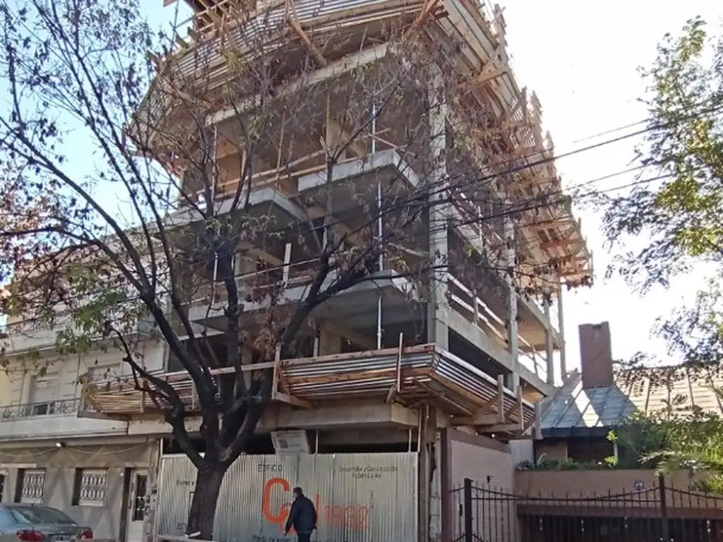 EDIFICIO EN CONSTRUCCION 7 PISOS -  50 MTS JUAN B. ALBERDI - 17 DEPARTAMENTOS