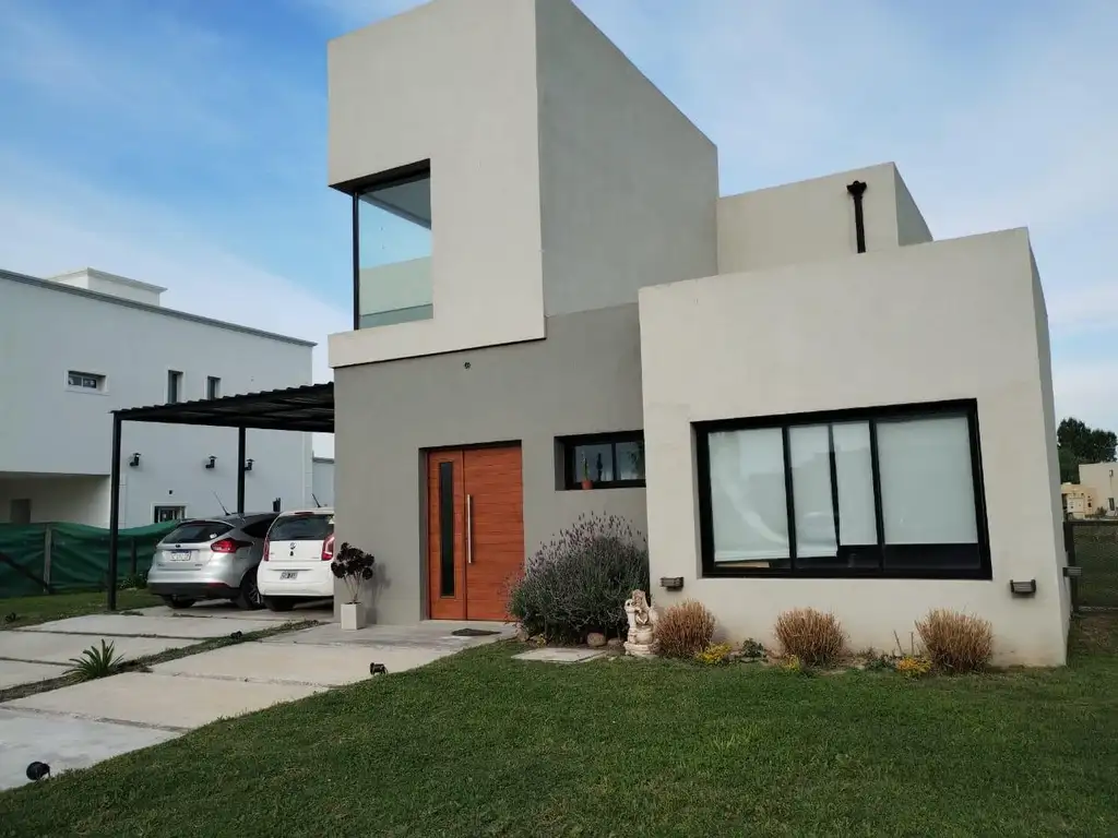 Casa en venta - 3 Dormitorios 2 Baños - 800Mts2 - San Eliseo