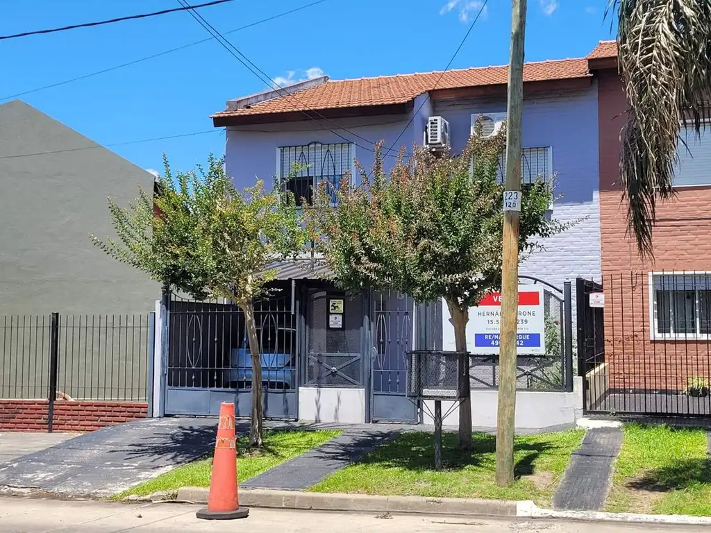 Casa lote ppio tipo Dúplex Ciudad Evita Seguridad