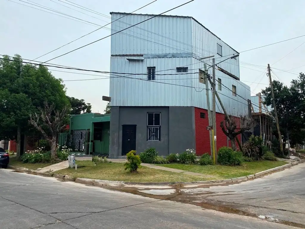 CASA EN VENTA CON GALPÓN :: ZONA INDUSTRIAL ITUZAINGO