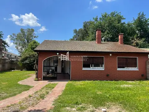 Casa en alquiler de 3 dormitorios c/ cochera en Ingeniero Maschwitz