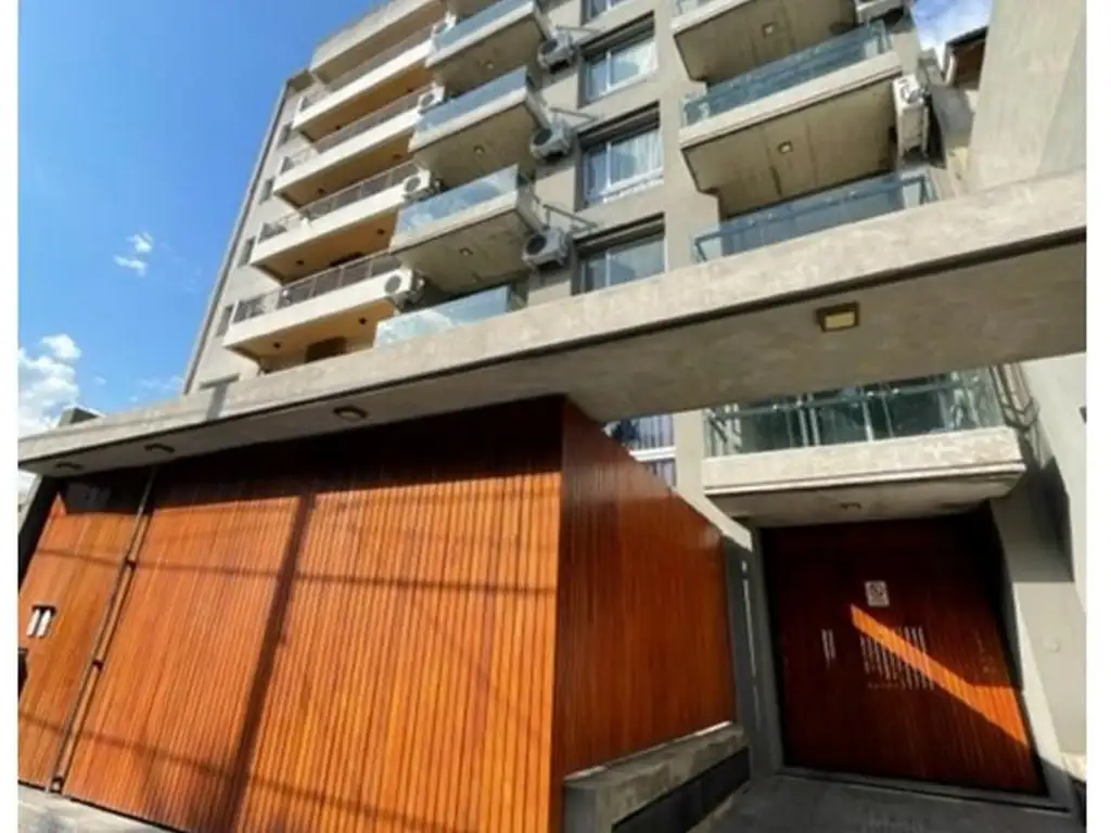 Departamento con Cochera en VENTA - Martin Coronado