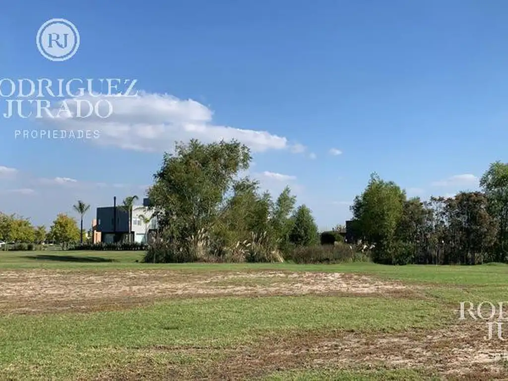 Terreno - El Canton Lote  al Golf Próximo a la Entrada