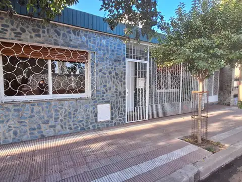 Casa de 3 dormitorios en venta en Villa Azalais