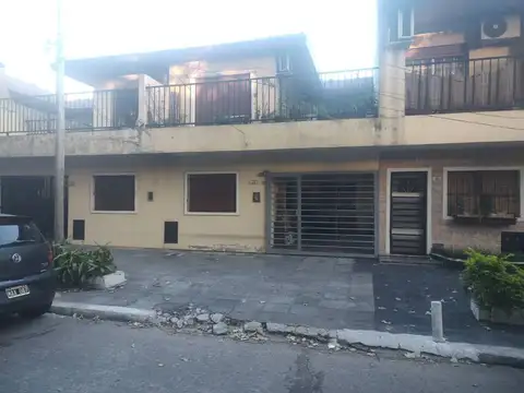 Venta Casa dúplex cochera 3 de febrero A/ Credito