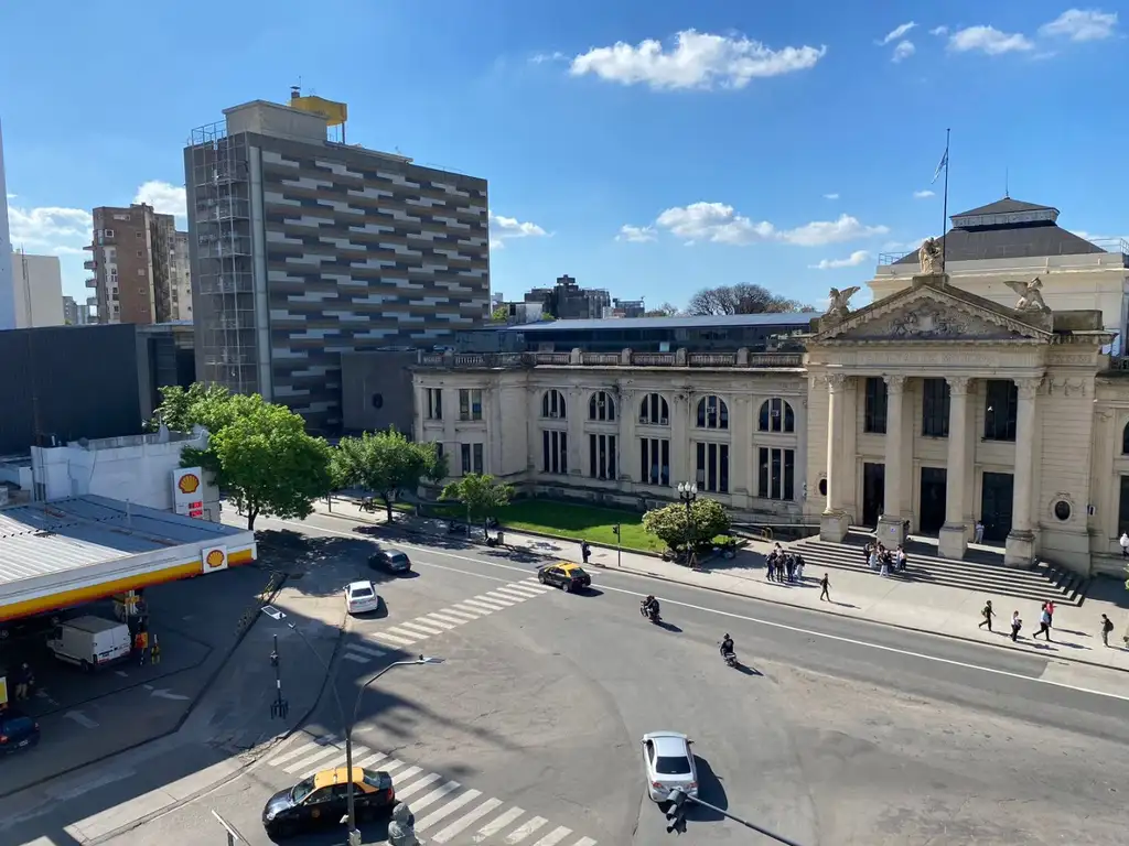 Av. FRANCIA y SANTA FE - FACULTAD DE MEDICINA - COCHERA