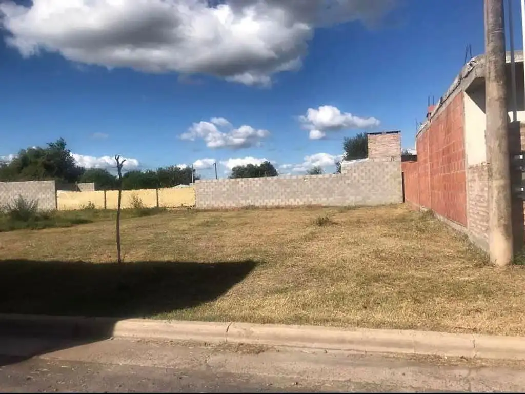 VENTA TERRENO EN LOS MOLINOS