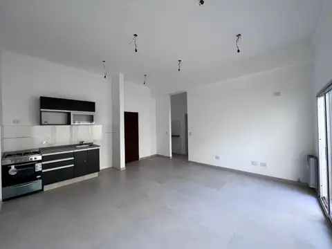 DEPARTAMENTO 2 AMBIENTES - CON JARDÍN PRIVADO