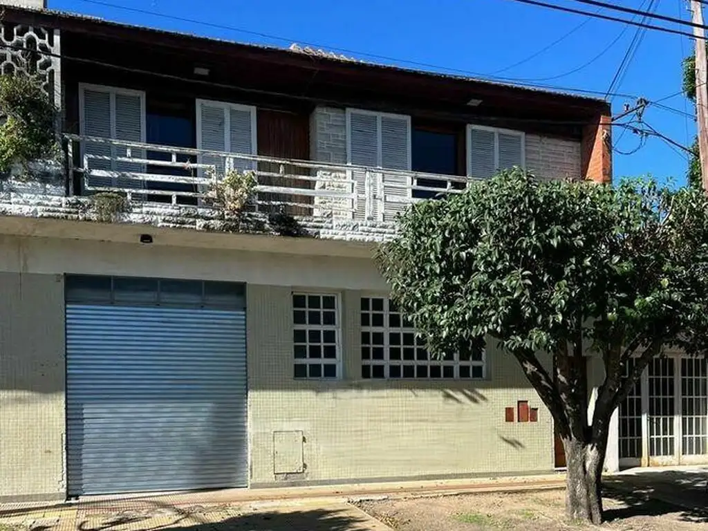 PH en venta - 2 Dormitorios 1 Baño - 128Mts2 - La Plata