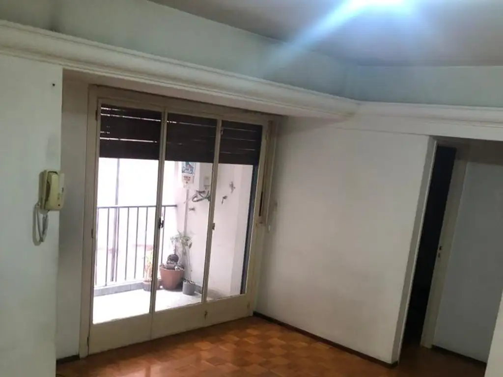 Alquiler departamento dos Ambientes con balcón en Almagro