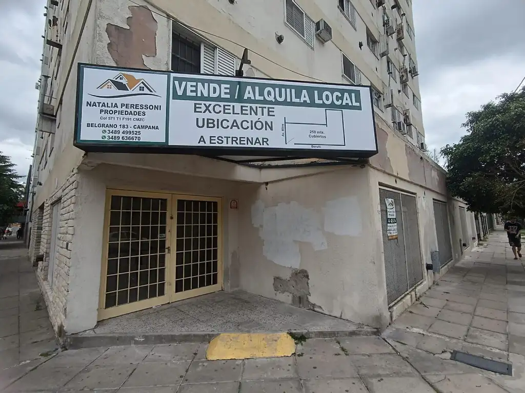 Local céntrico de esquina en Venta. Excelente ubicación.