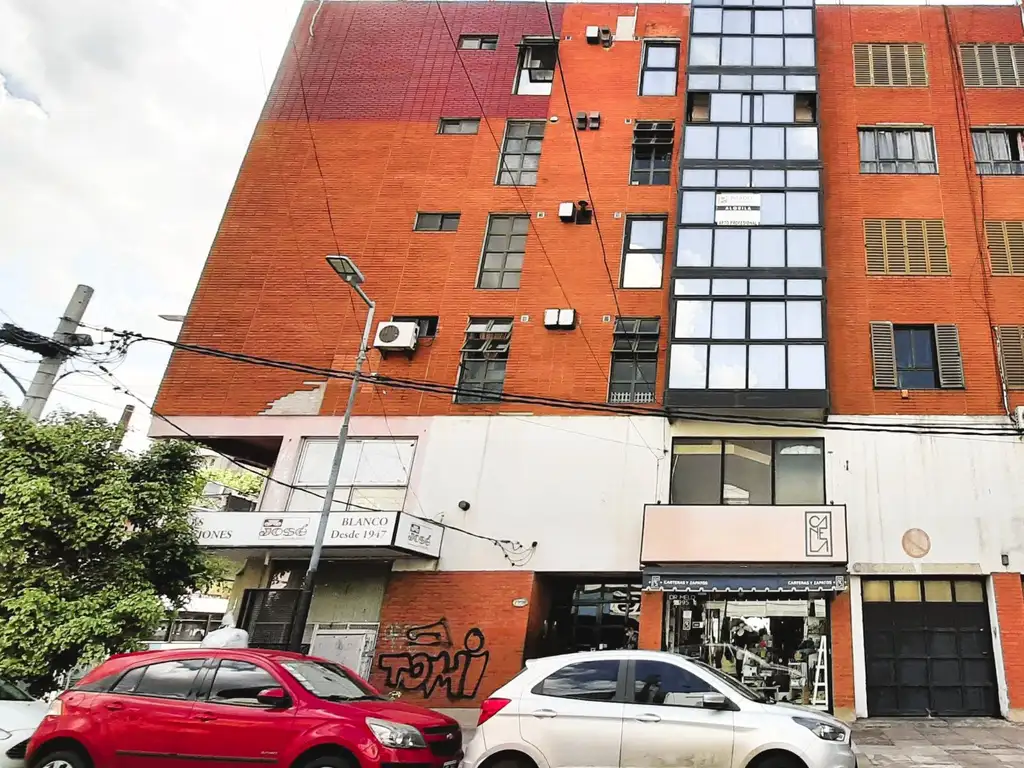 Venta COCHERA Centro de Lanús Oeste USD13.000.-