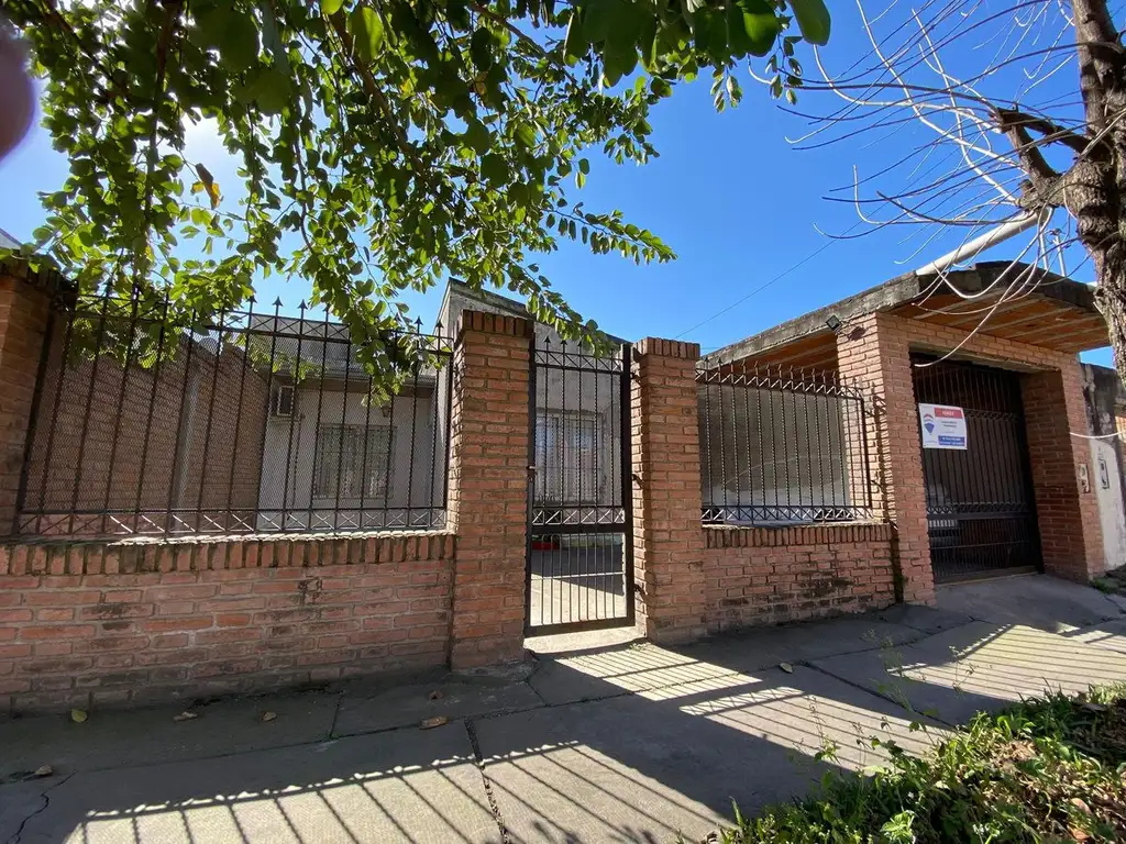 VENTA CASA EN SAN ANDRES CON PILETA