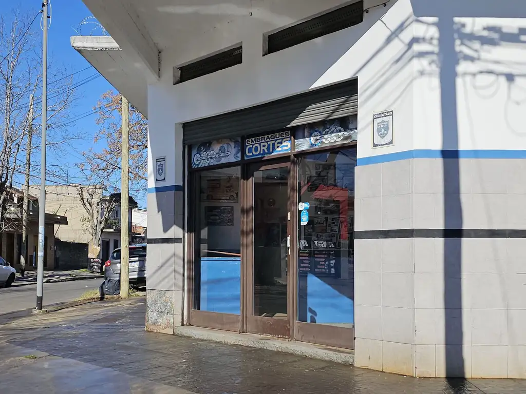 VENTA DE LOCAL COMERCIAL EN ESQUINA, SAN MARTIN.