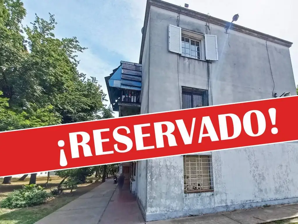 Venta Departamento 3 Ambientes con Balcon de Entrada en Mataderos