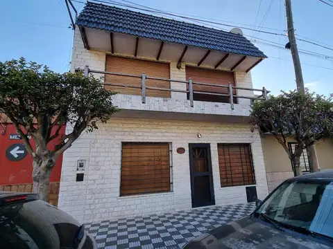 Casa en venta de 3 dormitorios en Pje Melian y Coulin