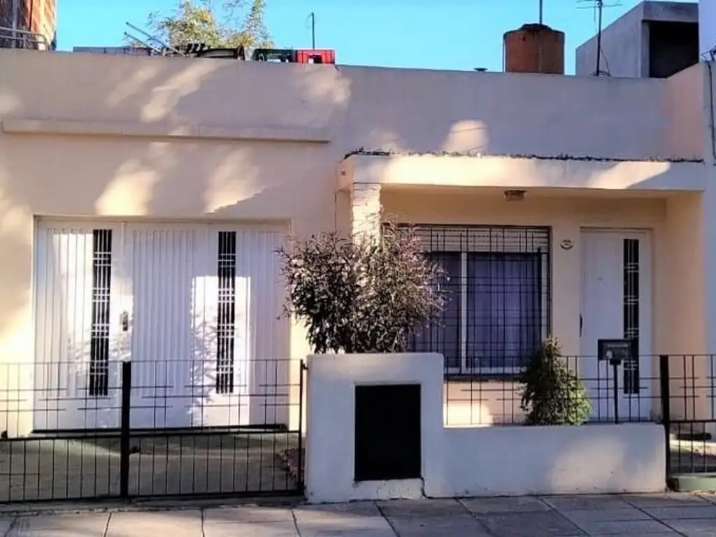 OPORTUNIDAD VENTA CASA 3 AMBIENTES ISIDRO CASANOVA