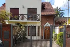 EN VENTA TRIPLEX EN CIUDAD JARDIN EN UNA DE LAS MEJORES ZONAS SOBRE LOTE DE 5 X 30M - FICHA 8712