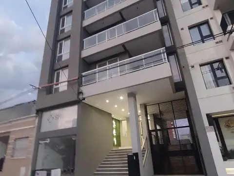 Depto centro Tandil 2 dorm 5° piso con cochera cubierta, ascensor y pileta