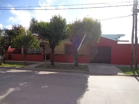 Casa - Venta - Argentina, La Matanza - E. DEL CAMPO 5500