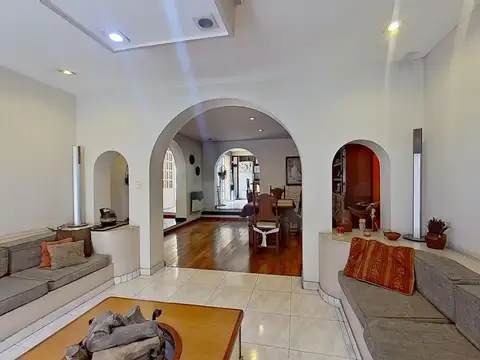 CASA EN VENTA EN PARQUE PATRICIOS ZONA BERNASCONI