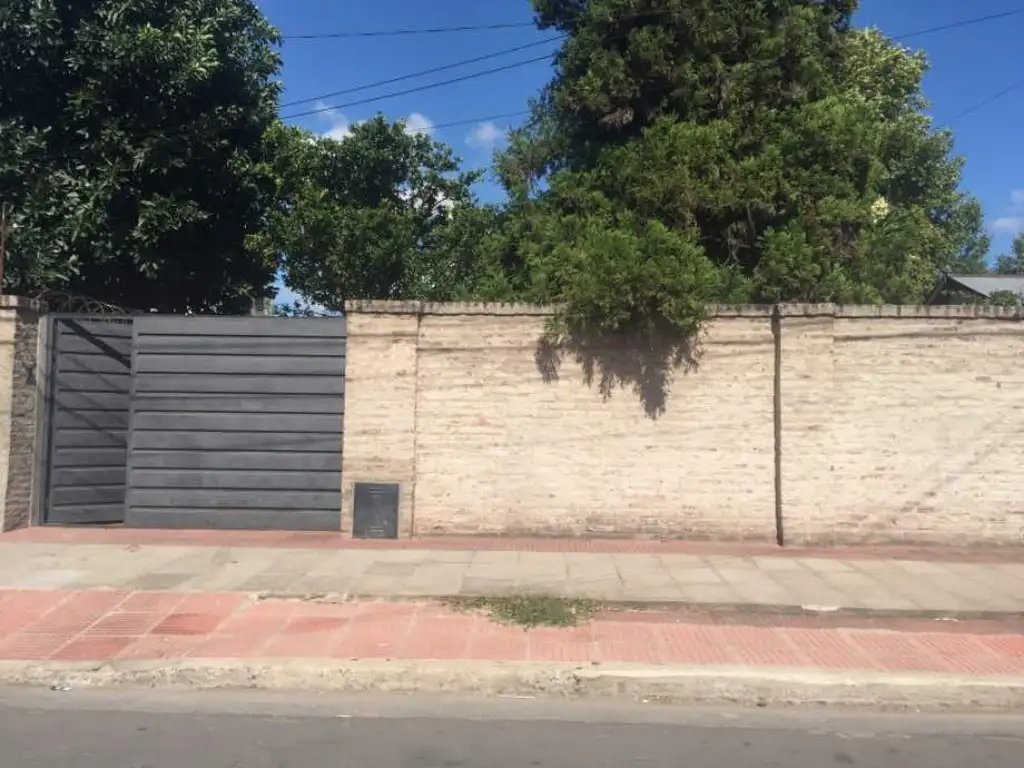 CASA EN VENTA - HURLINGHAM