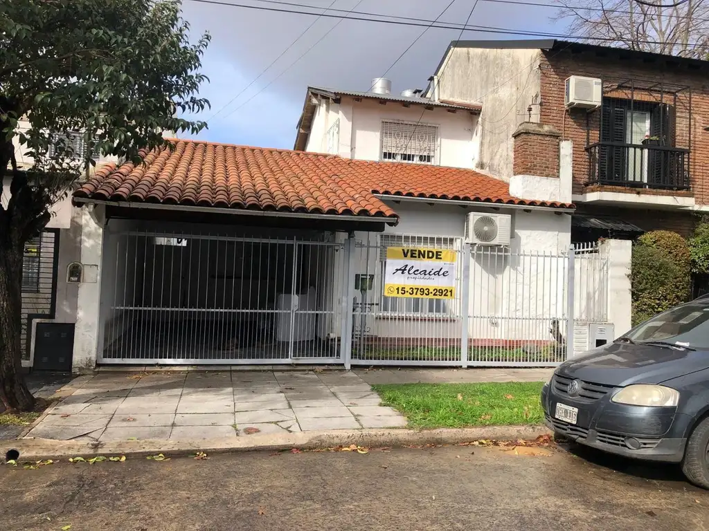 VENTA/CASA/OLIVOS/3 DORMIT/PATIO/COCHERA